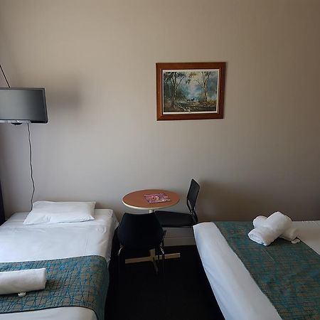 Gateshead Tavern & Motel Mount Hutton Ngoại thất bức ảnh